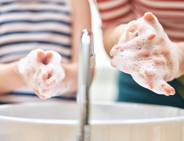 4 hábitos de cuidado familiar que marcan la diferencia - Jolly