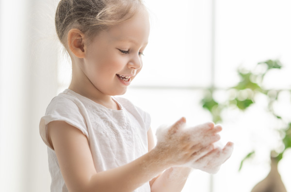 Guía rápida para enseñar a los niños el cuidado de la piel - Jolly